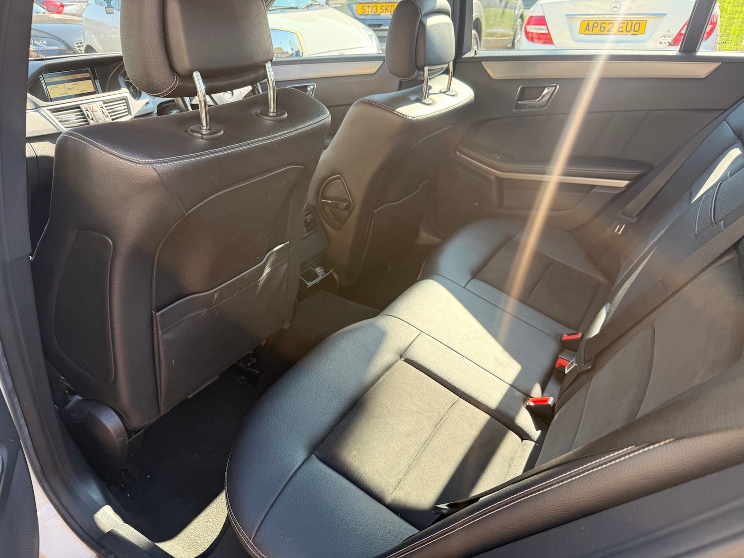 Used Mercedes-Benz E Class 2010 for sale - 77950489: Photo 9