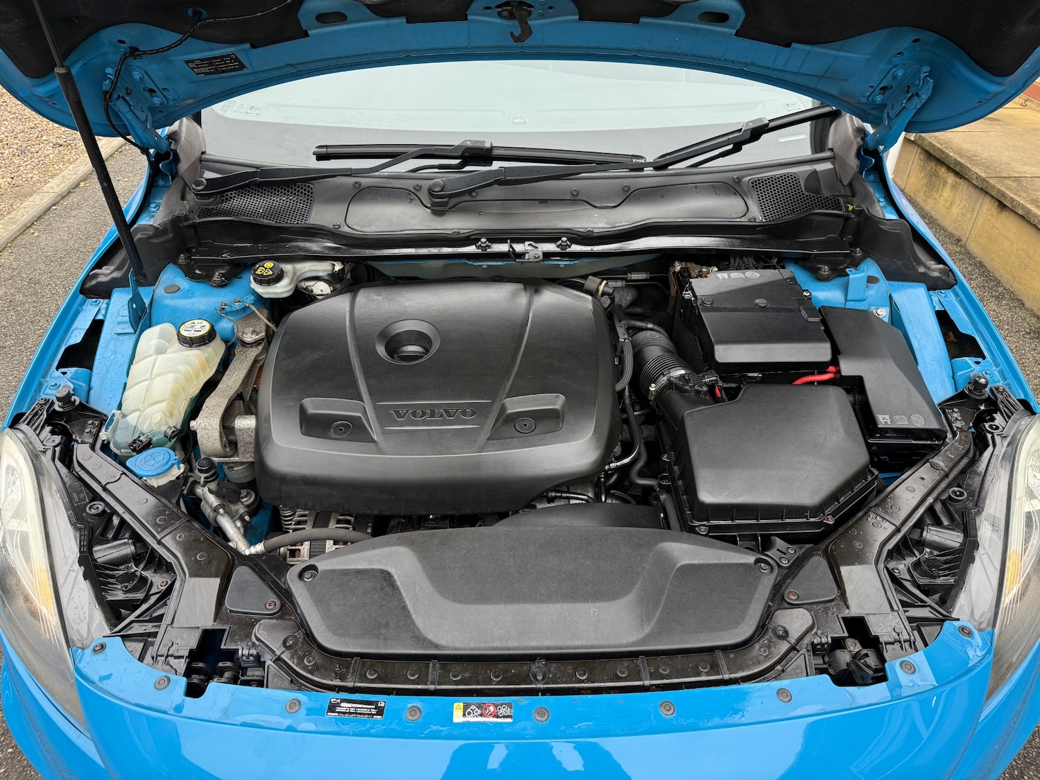 Used Volvo V40 2015 for sale - 76588996: Photo 11