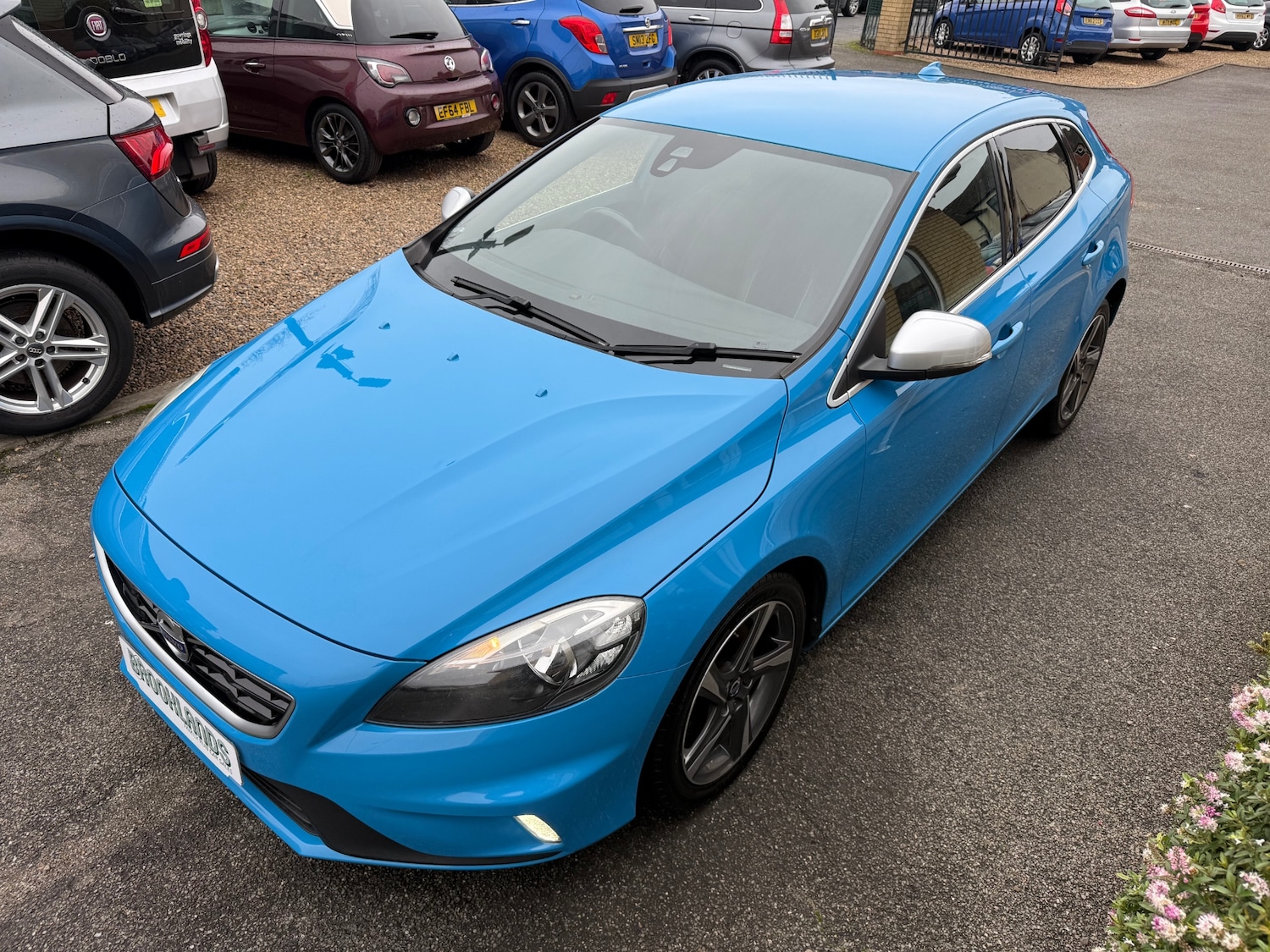 Used Volvo V40 2015 for sale - 76588996: Photo 2