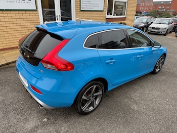 Used Volvo V40 2015 for sale - 76588996: Photo