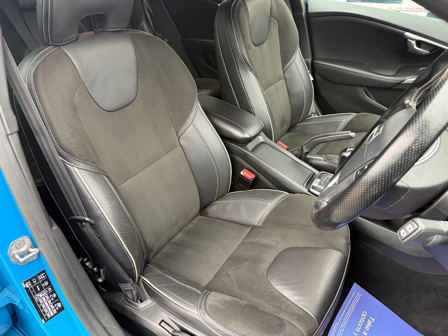 Used Volvo V40 2015 for sale - 76588996: Photo 6