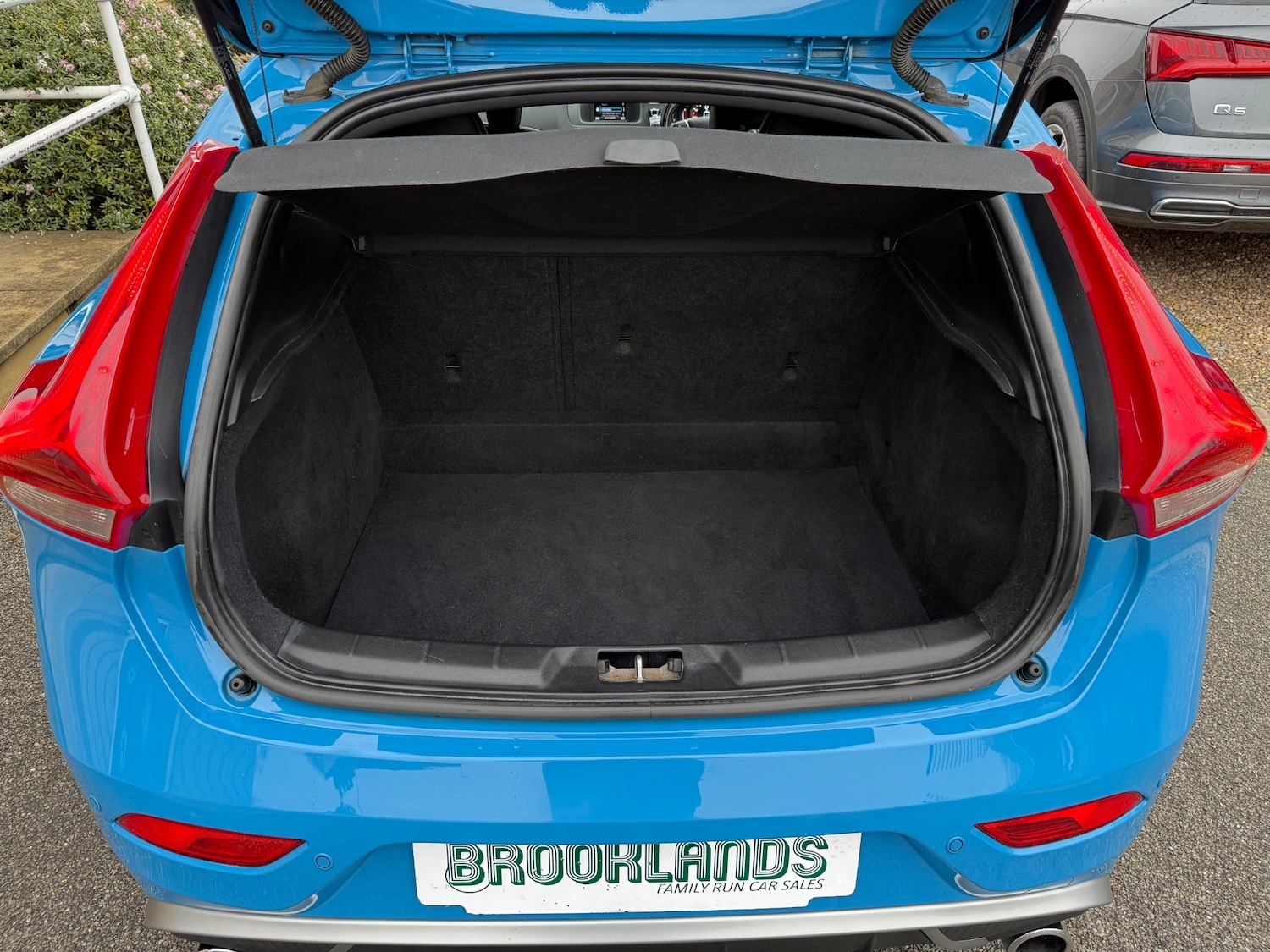 Used Volvo V40 2015 for sale - 76588996: Photo 8