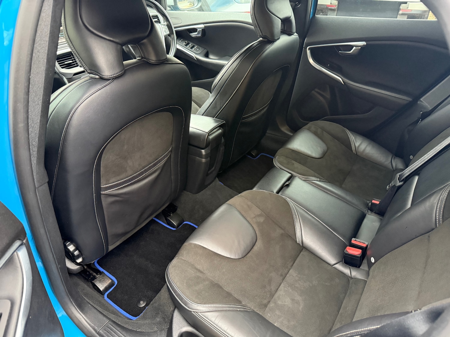 Used Volvo V40 2015 for sale - 76588996: Photo 9