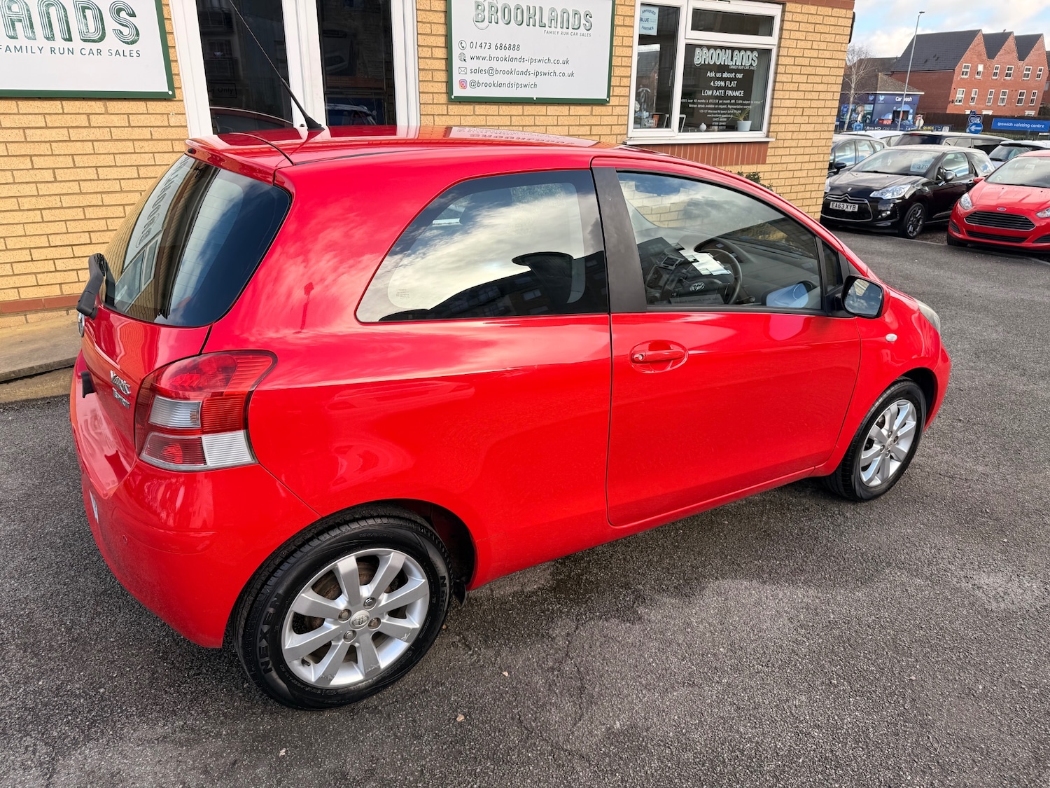 Used Toyota Yaris 2011 for sale - 77569757: Photo 4