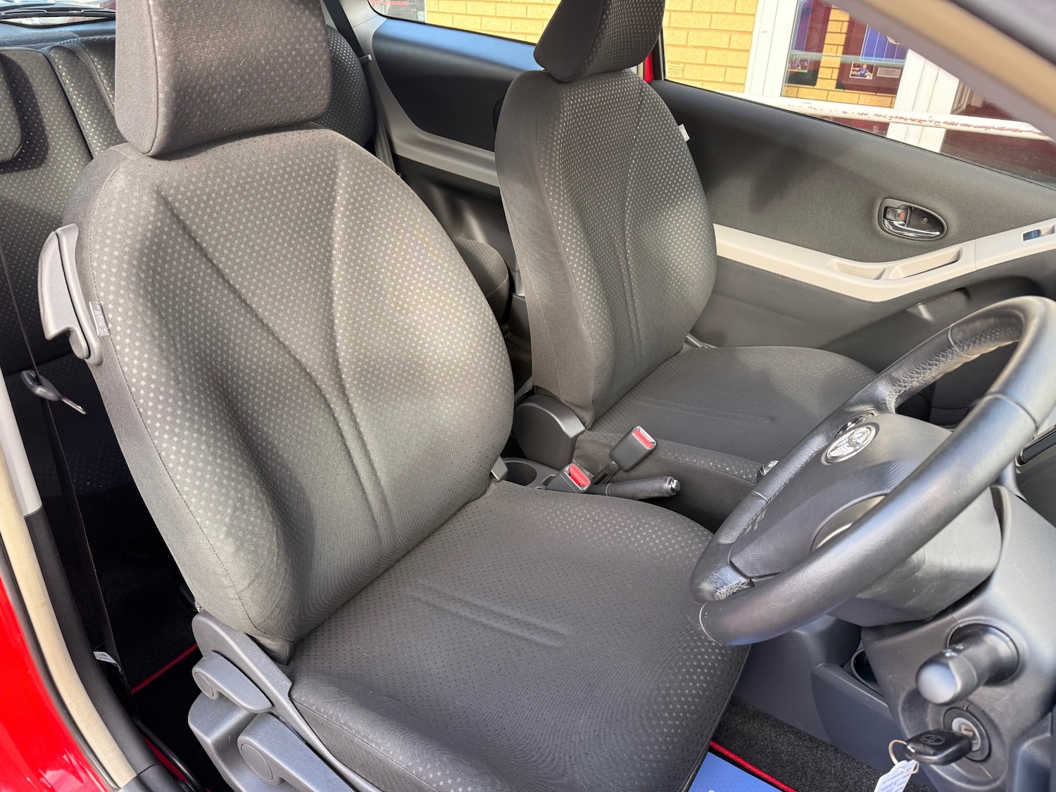 Used Toyota Yaris 2011 for sale - 77569757: Photo 6