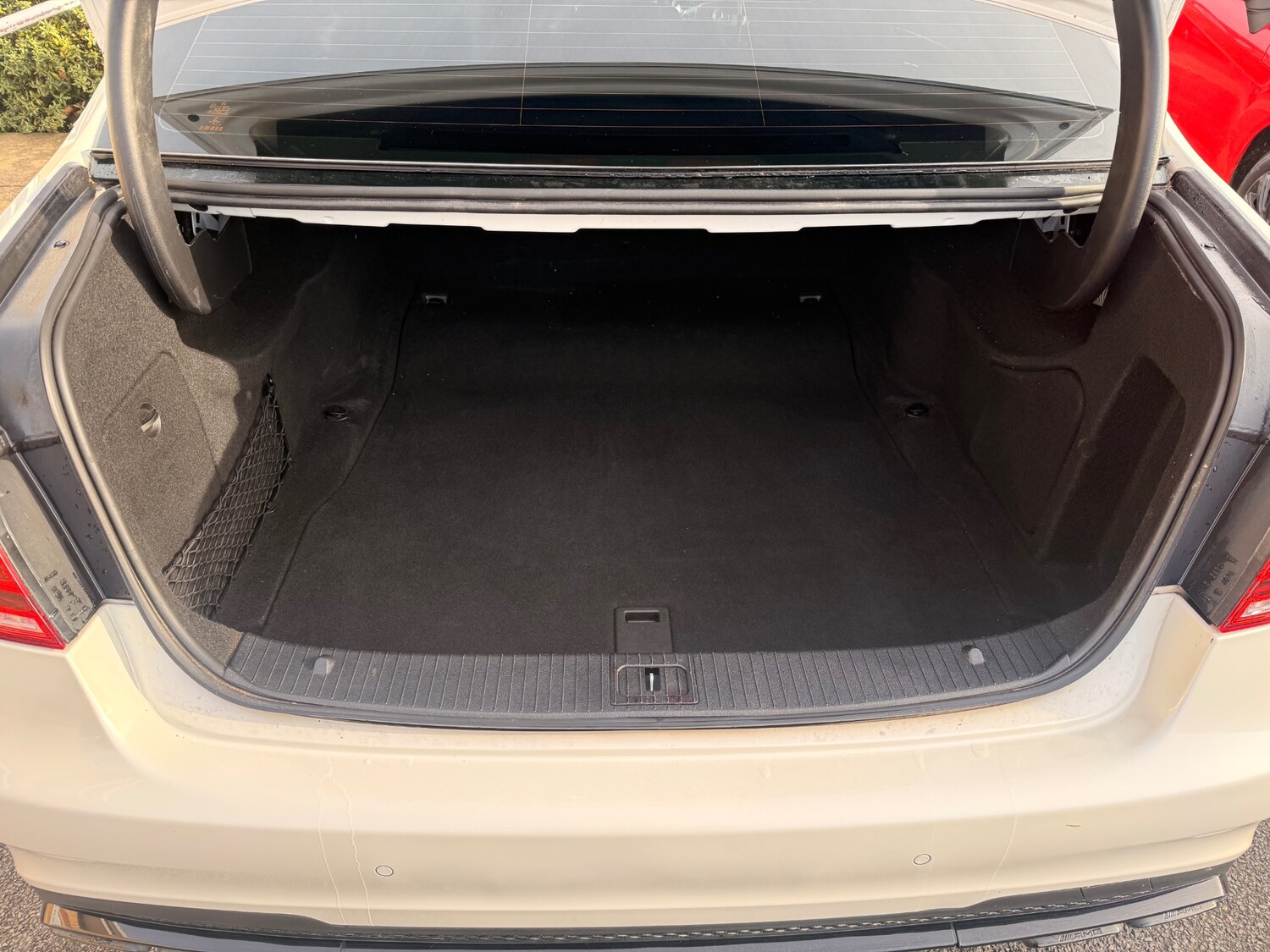 Used Mercedes-Benz E Class 2014 for sale - 77352204: Photo 8