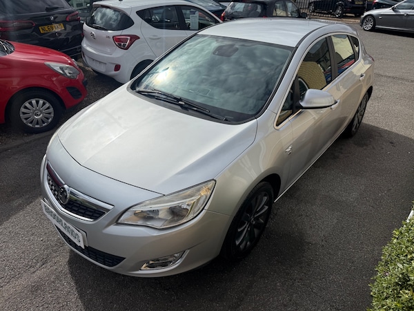 Used Vauxhall Astra 2010 for sale - 75971168: Photo 2