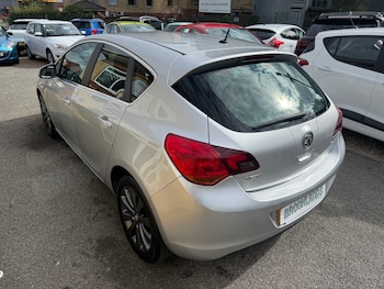 Used Vauxhall Astra 2010 for sale - 75971168: Photo 3