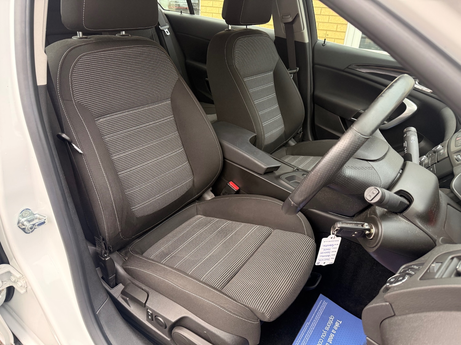 Used Vauxhall Insignia 2011 for sale - 77380771: Photo 6