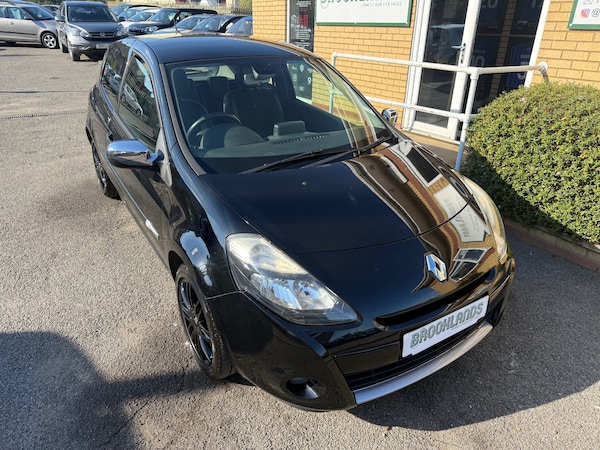 Used Renault Clio 2012 for sale - 76117219: Photo 1
