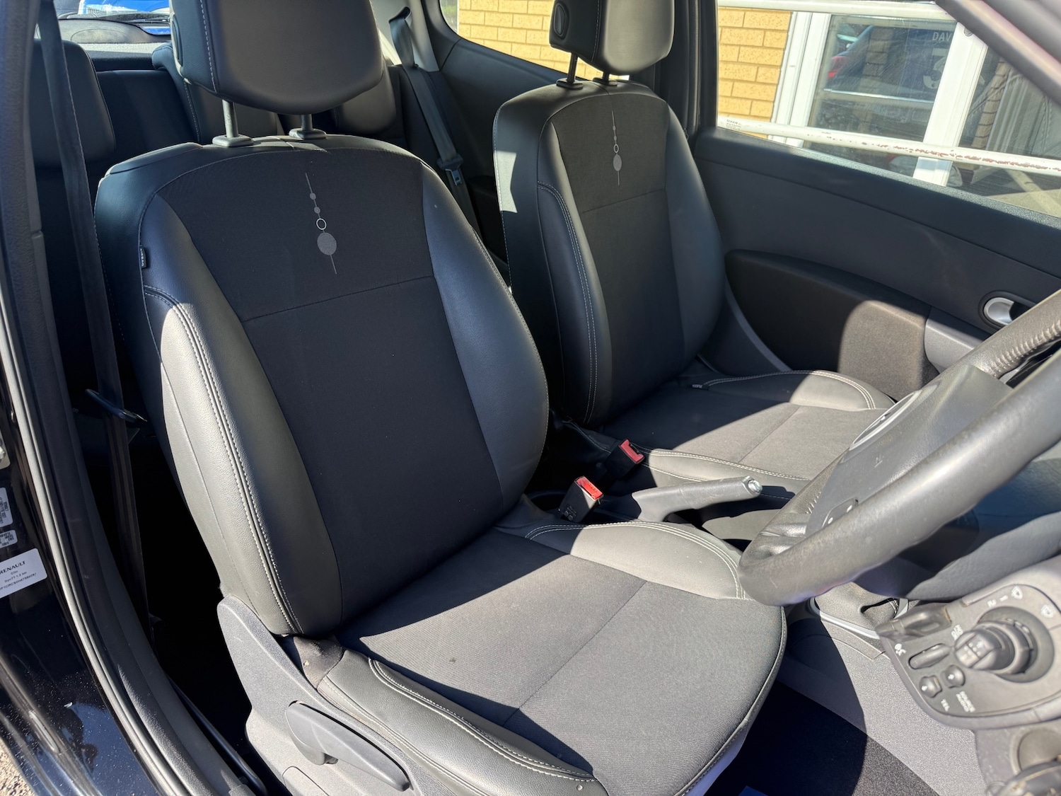 Used Renault Clio 2012 for sale - 76117219: Photo 6