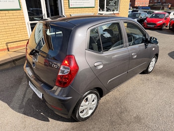 Used Hyundai i10 2011 for sale - 77732619: Photo