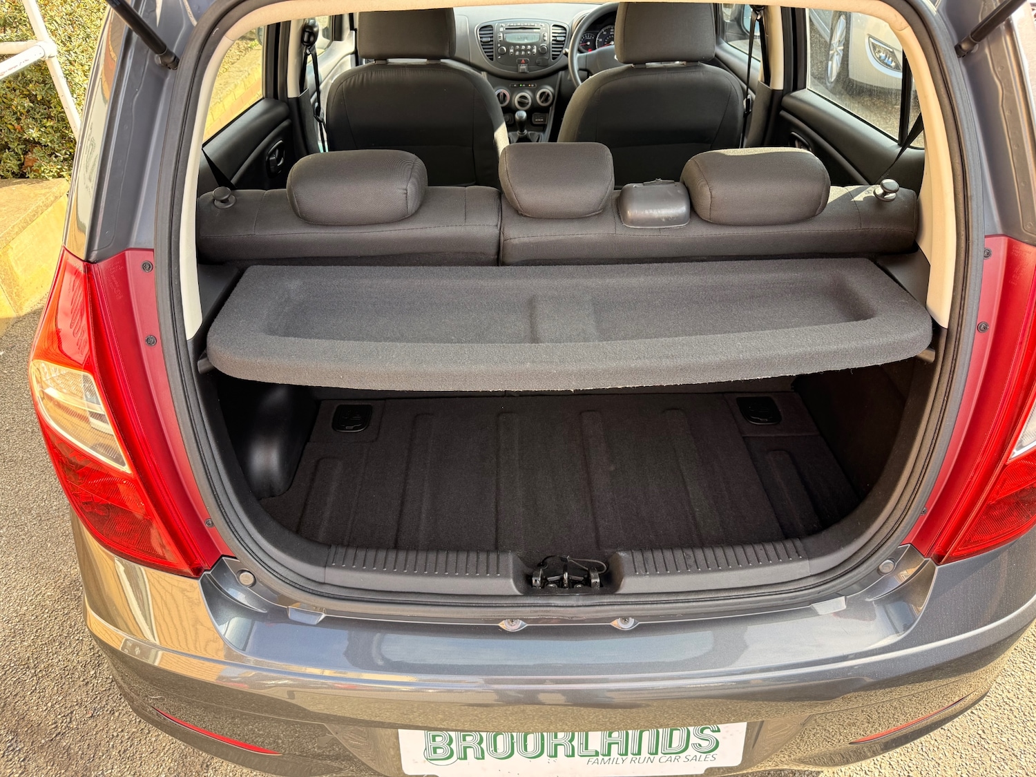 Used Hyundai i10 2011 for sale - 77732619: Photo 8