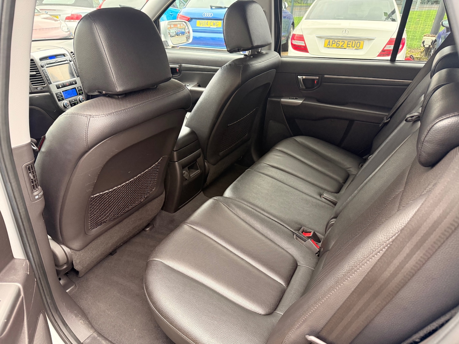 Used Hyundai Santa Fe 2012 for sale - 76919727: Photo 9