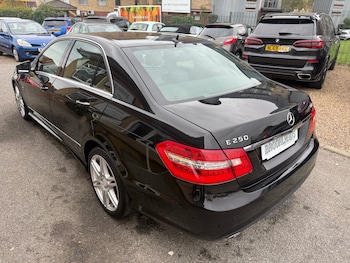 Used Mercedes-Benz E Class 2009 for sale - 76312245: Photo