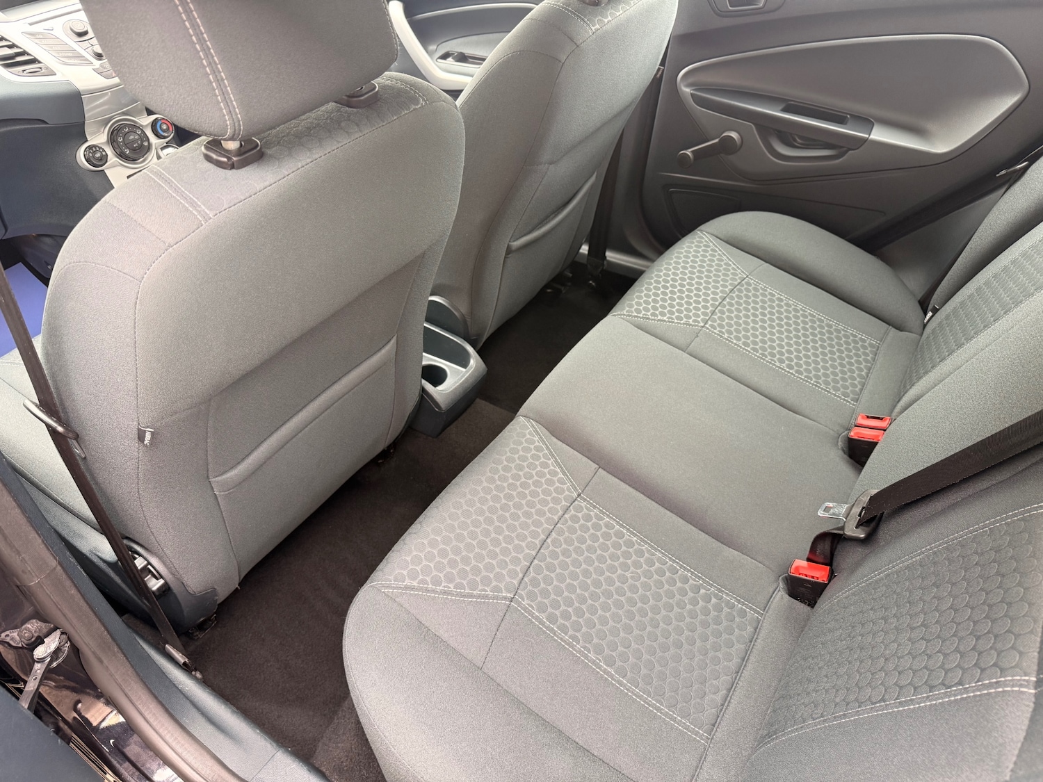 Used Ford Fiesta 2010 for sale - 77916174: Photo 9