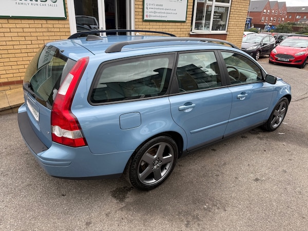Used Volvo V50 2005 for sale - 75702376: Photo 4