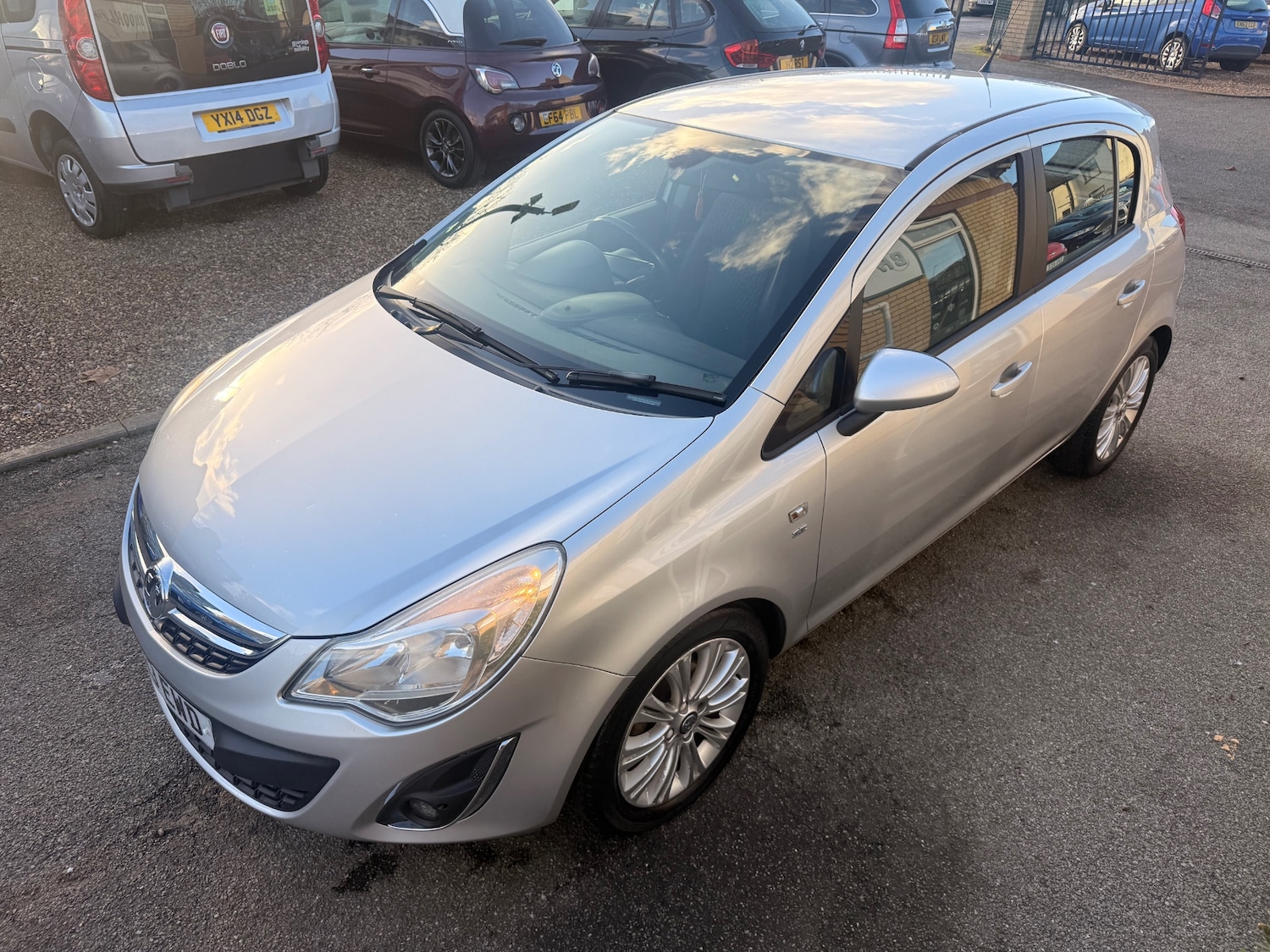 Used Vauxhall Corsa 2013 for sale - 76893076: Photo 2