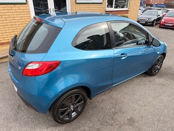 Used Mazda Mazda2 2011 for sale - 77873636: Photo