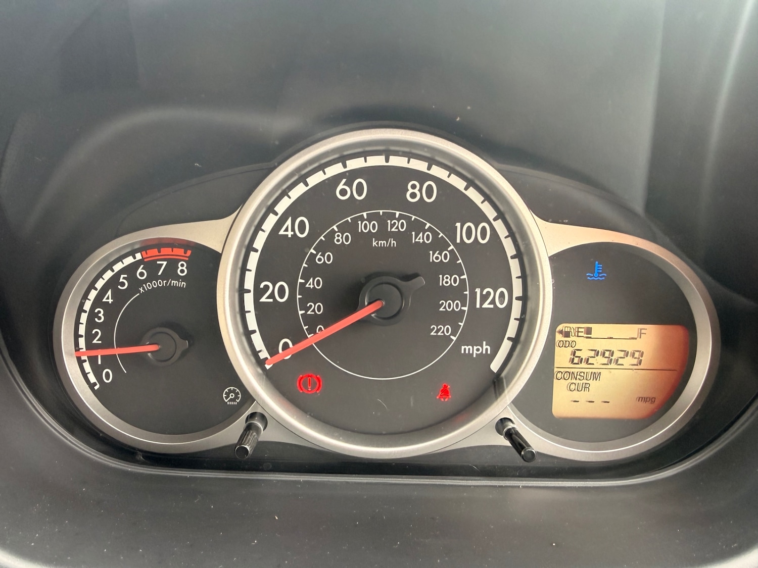 Used Mazda Mazda2 2011 for sale - 77873636: Photo 5