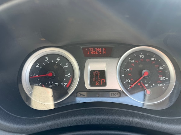 Used Renault Clio 2008 for sale - 76045890: Photo 5