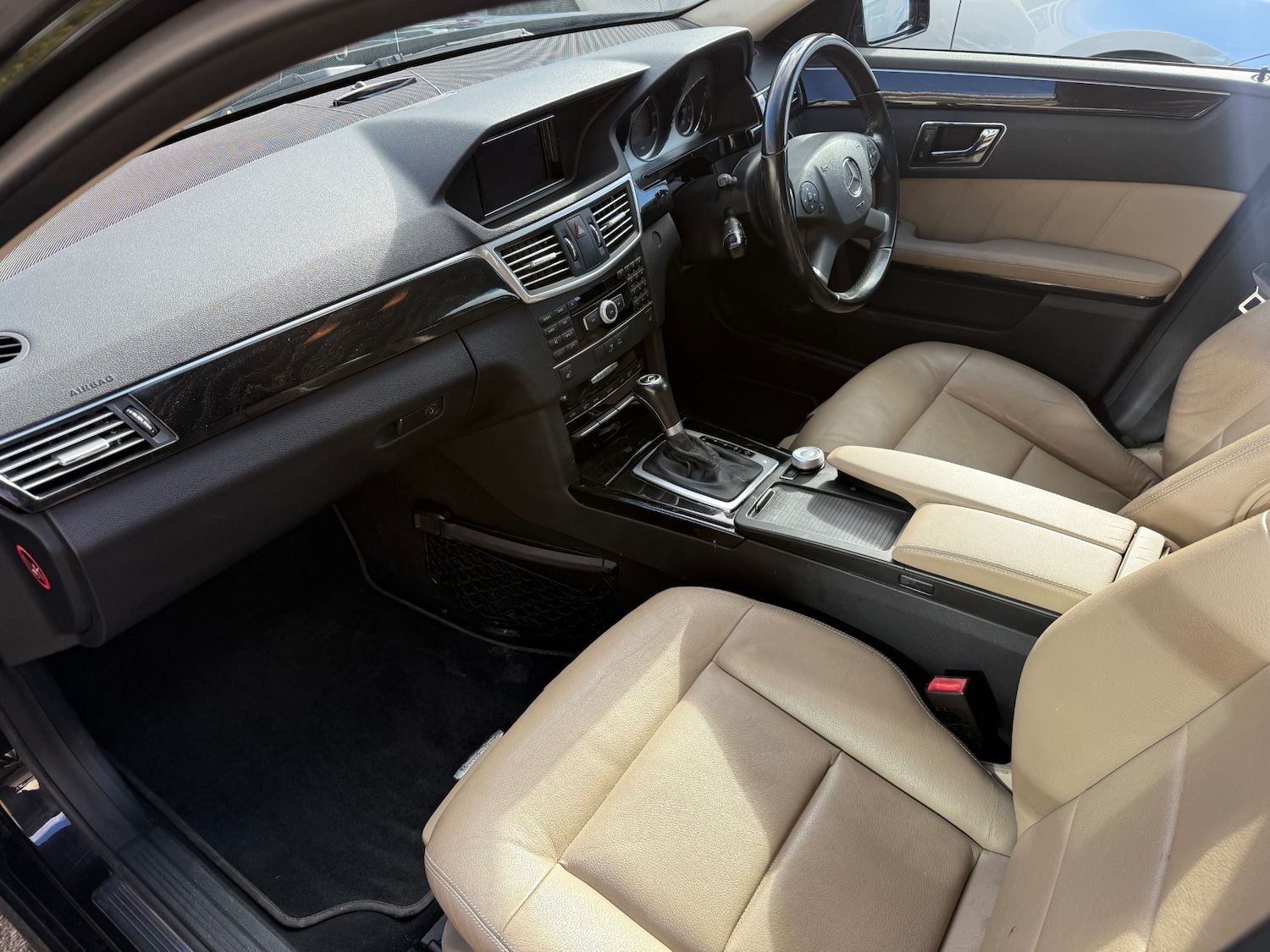 Used Mercedes-Benz E Class 2010 for sale - 76381980: Photo 10