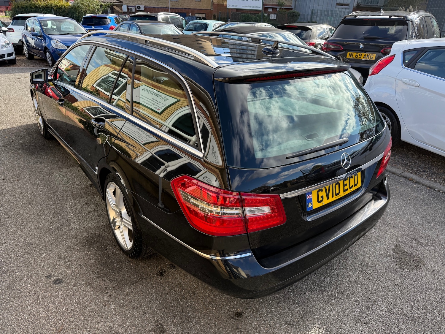 Used Mercedes-Benz E Class 2010 for sale - 76381980: Photo 3