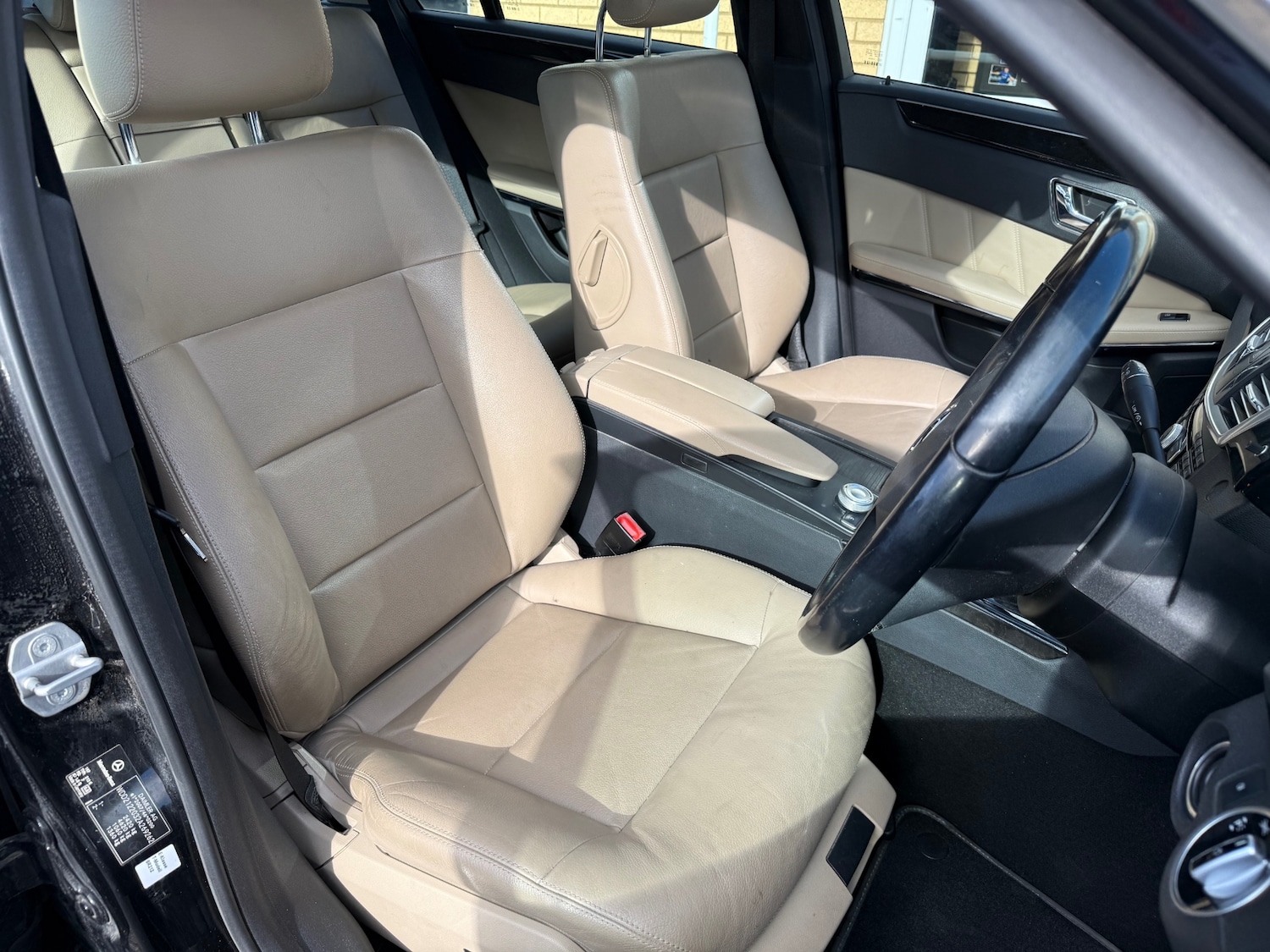 Used Mercedes-Benz E Class 2010 for sale - 76381980: Photo 6