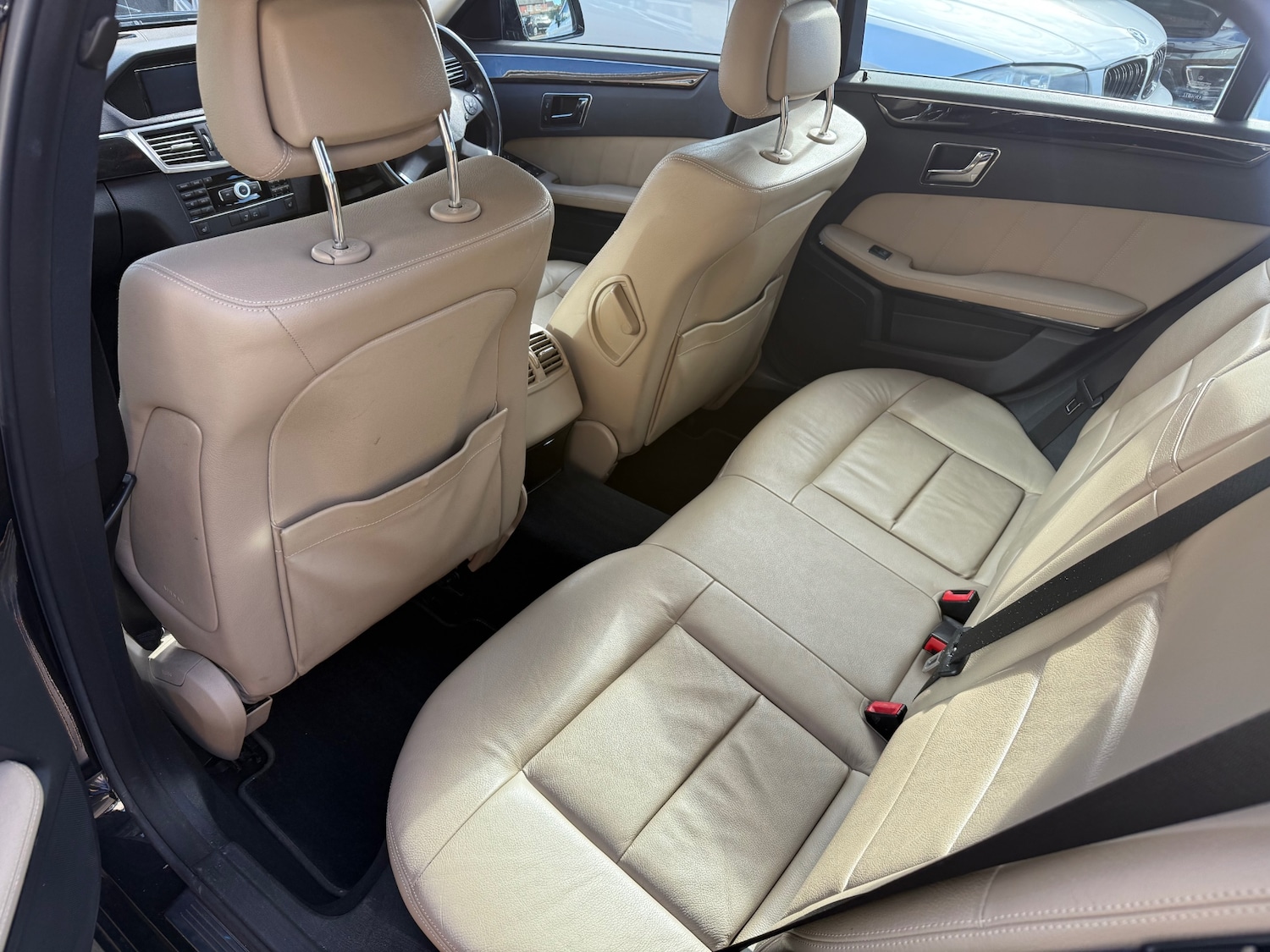 Used Mercedes-Benz E Class 2010 for sale - 76381980: Photo 9