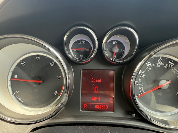 Used Vauxhall Astra 2011 for sale - 75055416: Photo 5