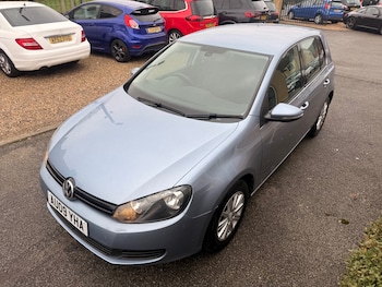 Used Volkswagen Golf 2009 for sale - 77297140: Photo