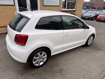 Used Volkswagen Polo 2010 for sale - 77915472: Photo