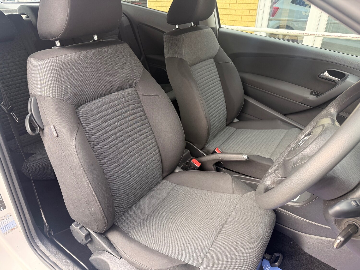 Used Volkswagen Polo 2010 for sale - 77915472: Photo 6