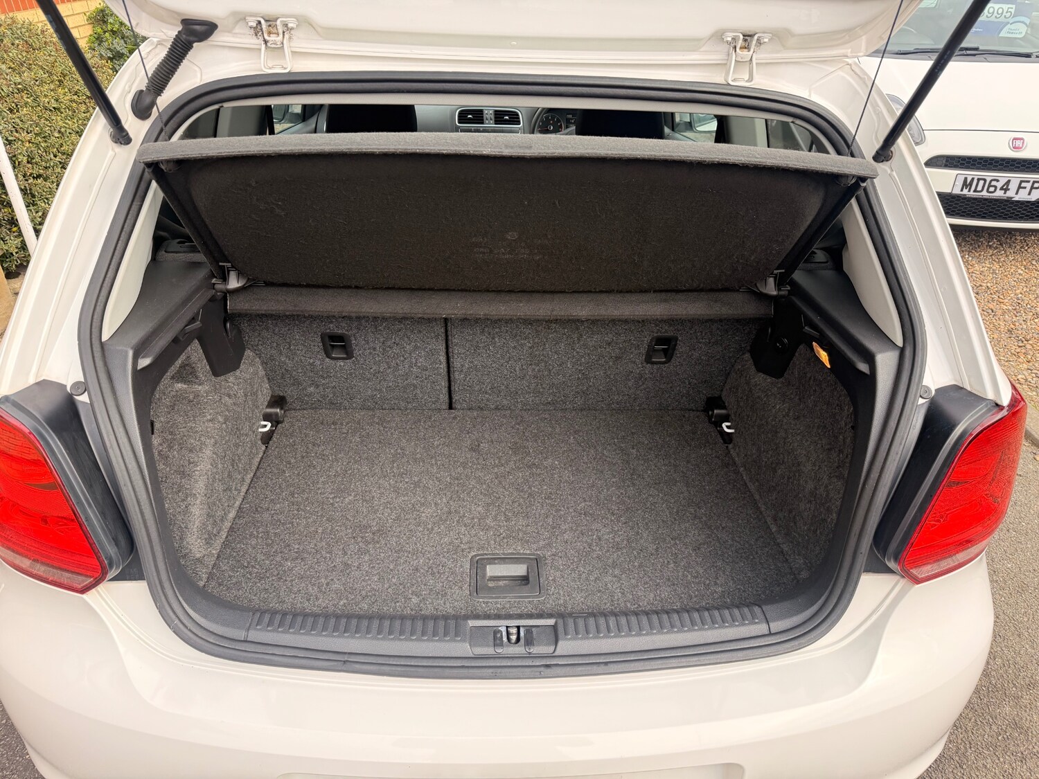 Used Volkswagen Polo 2010 for sale - 77915472: Photo 8