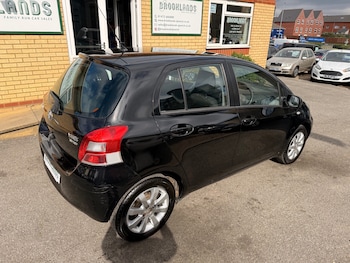 Used Toyota Yaris 2011 for sale - 78268736: Photo