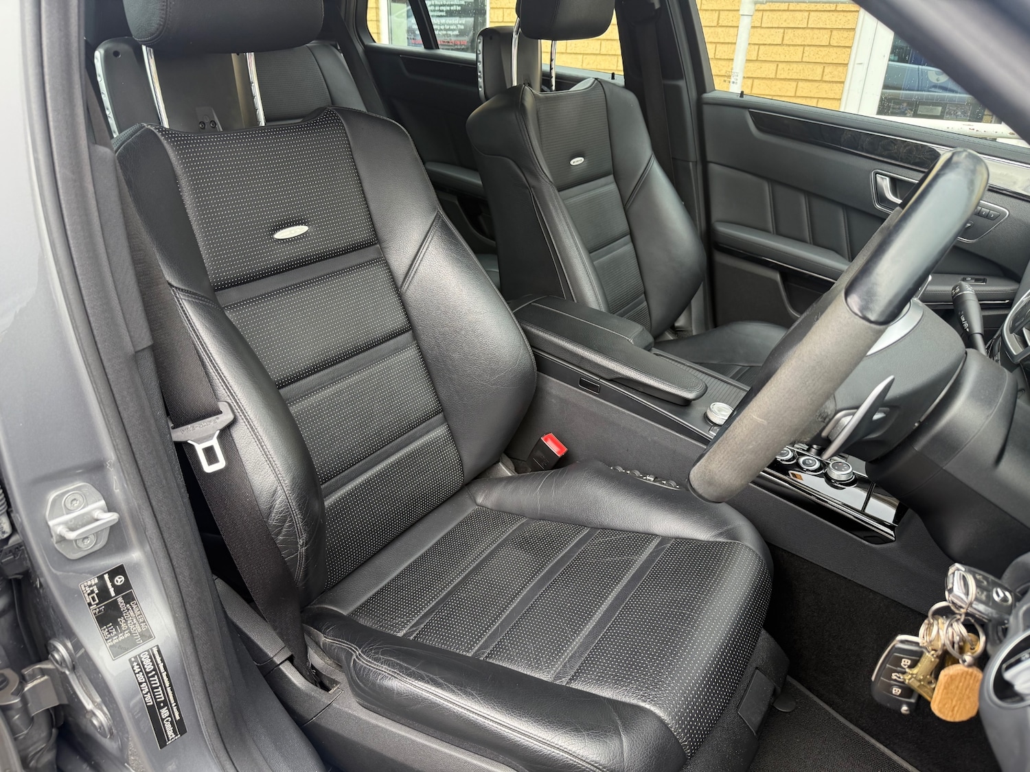 Used Mercedes-Benz E-Class 2012 for sale - 76037275: Photo 6