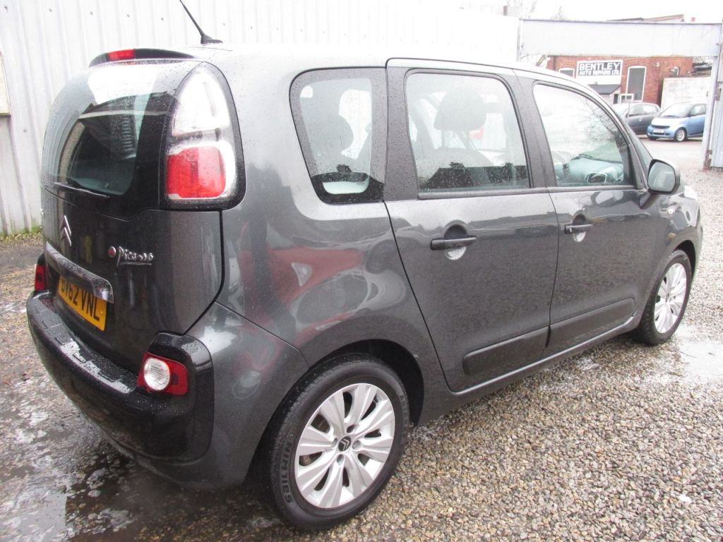 Used Citroen C3 Picasso 2012 for sale - 76934824: Photo 2