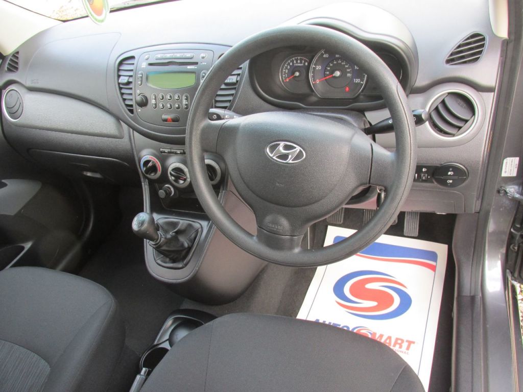 Used Hyundai i10 2011 for sale - 76402263: Photo 10