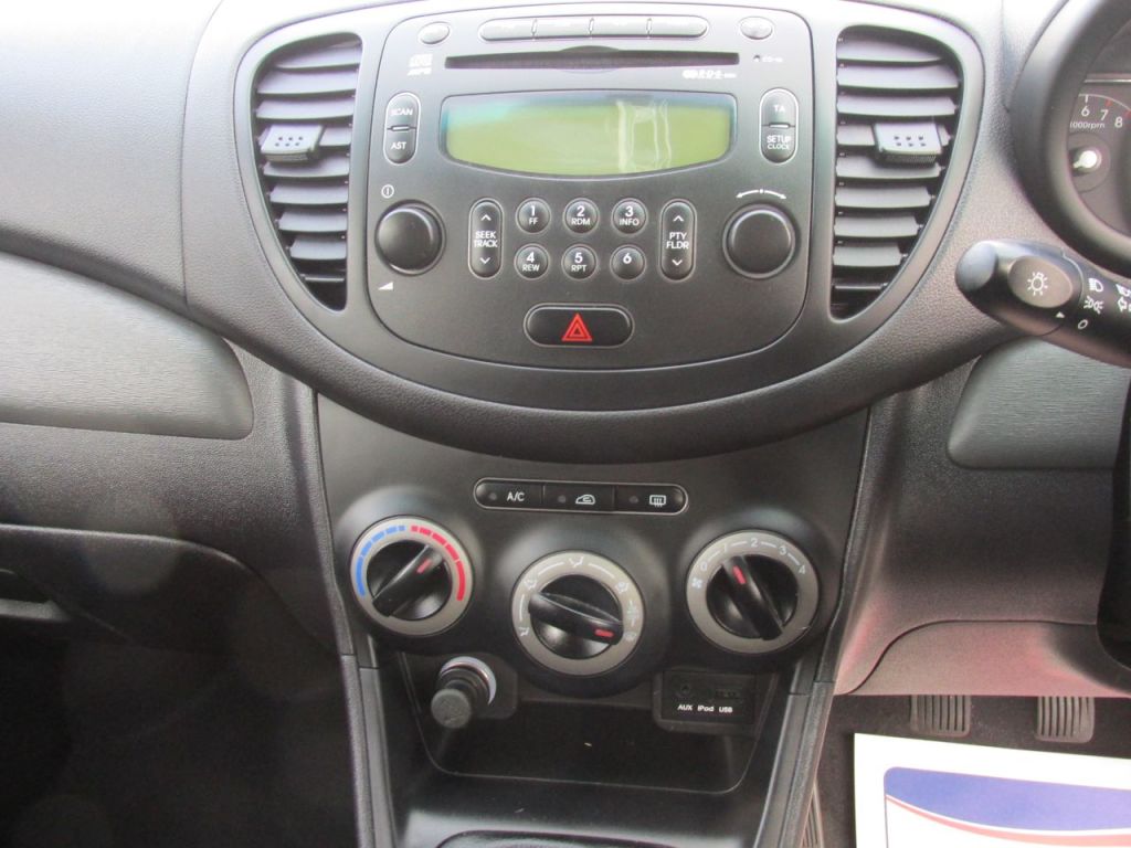 Used Hyundai i10 2011 for sale - 76402263: Photo 11