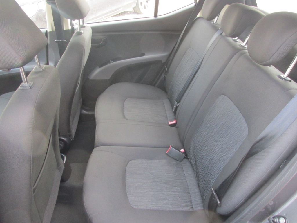 Used Hyundai i10 2011 for sale - 76402263: Photo 13