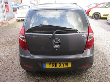 Used Hyundai i10 2011 for sale - 76402263: Photo