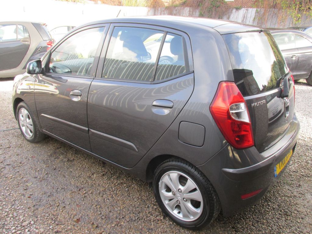 Used Hyundai i10 2011 for sale - 76402263: Photo 4