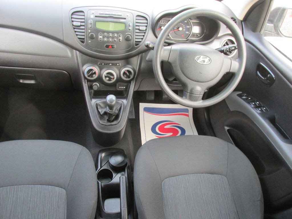 Used Hyundai i10 2011 for sale - 76402263: Photo 9