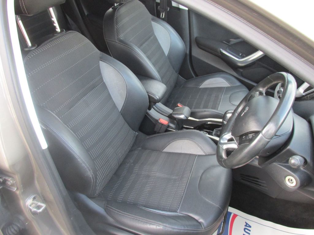 Used Peugeot 2008 2014 for sale - 76904807: Photo 8