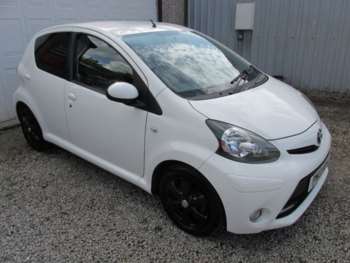 2013  - Toyota Aygo 1.0 VVT-i Fire 5dr ## £0 ROAD TAX - 1 FORMER KEEPER ##