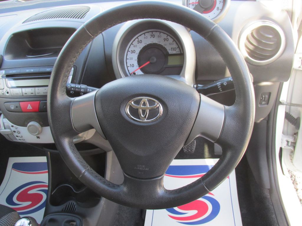 Used Toyota AYGO 2013 for sale - 76934817: Photo 10