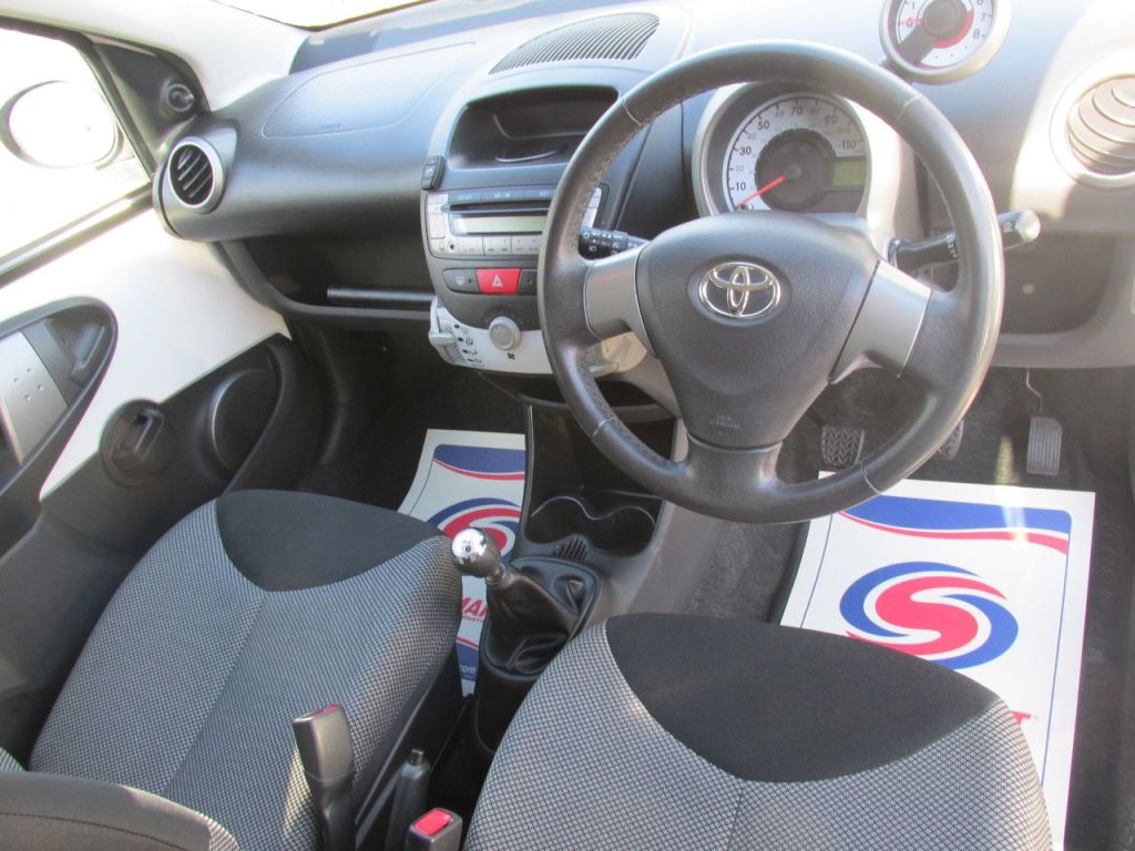 Used Toyota AYGO 2013 for sale - 76934817: Photo 9