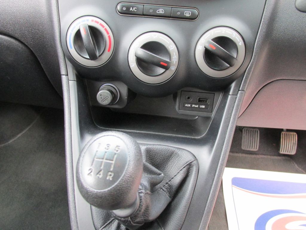 Used Hyundai i10 2011 for sale - 78082187: Photo 12