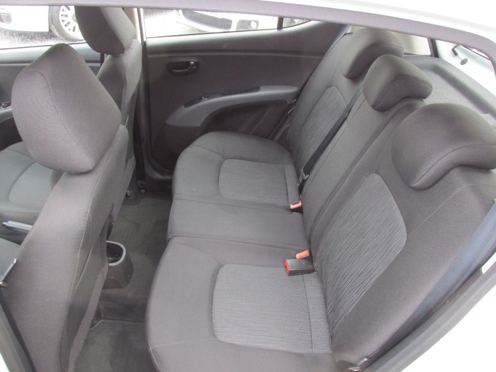 Used Hyundai i10 2011 for sale - 78082187: Photo 14