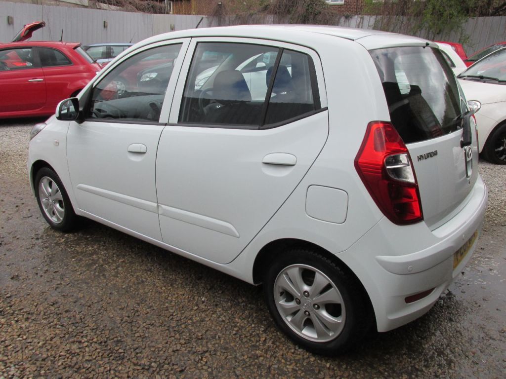 Used Hyundai i10 2011 for sale - 78082187: Photo 4